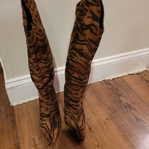 TIGER STRIPED BOOTS